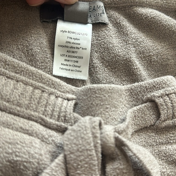 Barefoot Dreams Petite CozyChic Ultra Lite Tunnel Joggers - Picture 4 of 7